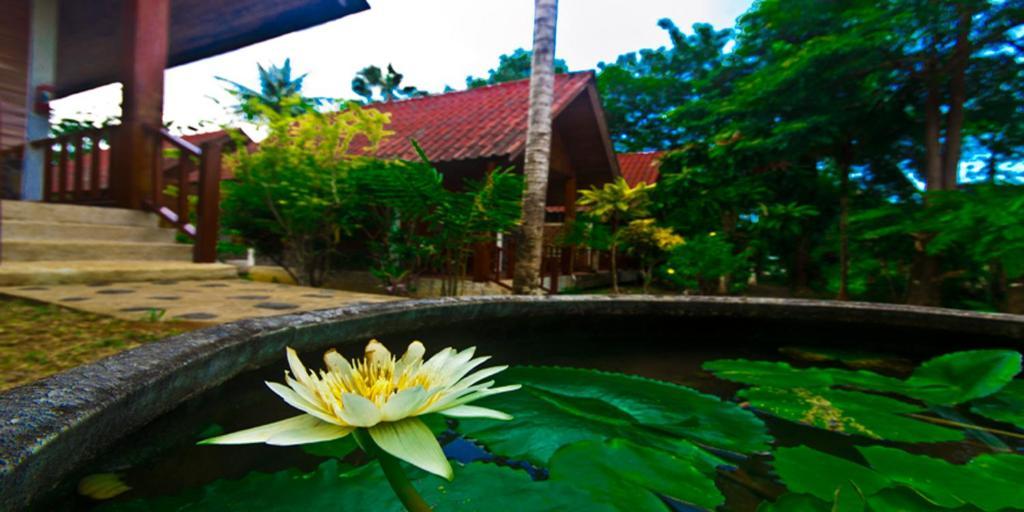 Krathom Khaolak Resort Khao Lak Bagian luar foto