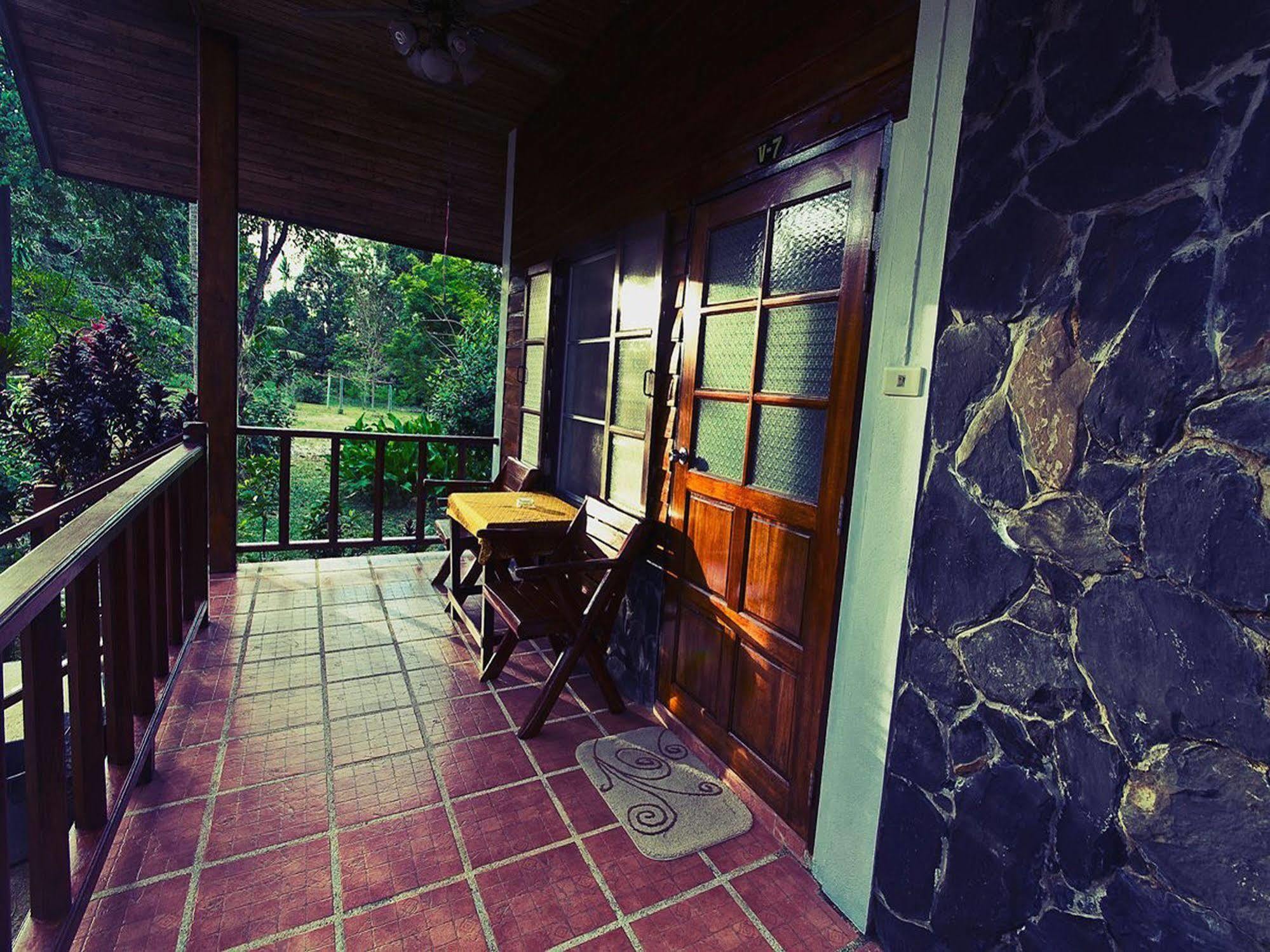 Krathom Khaolak Resort Khao Lak Bagian luar foto